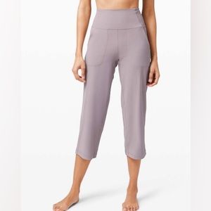 EUC 🍋 Lululemon Align Wide Leg Crop